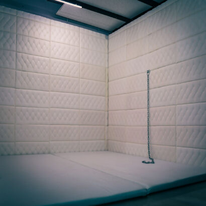 Asylum/ White Padded Room Set
